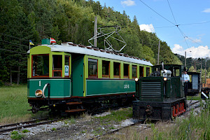 Triebwagen 1 und Diesellok V2 beim Wenden in Hirschwang (Fotocredits: © ÖGLB/Albin Michlmayr)
